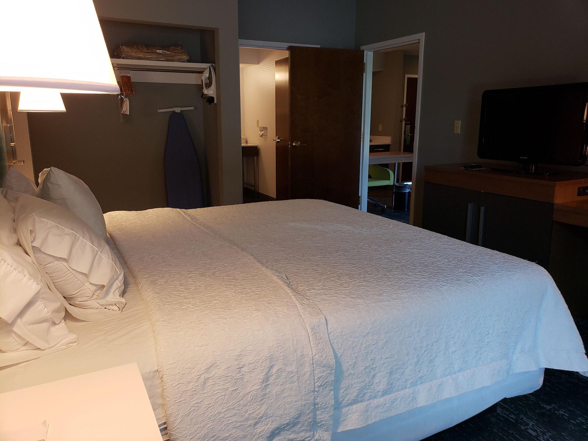 Hampton Inn & Suites Newtown Yardley Dış mekan fotoğraf