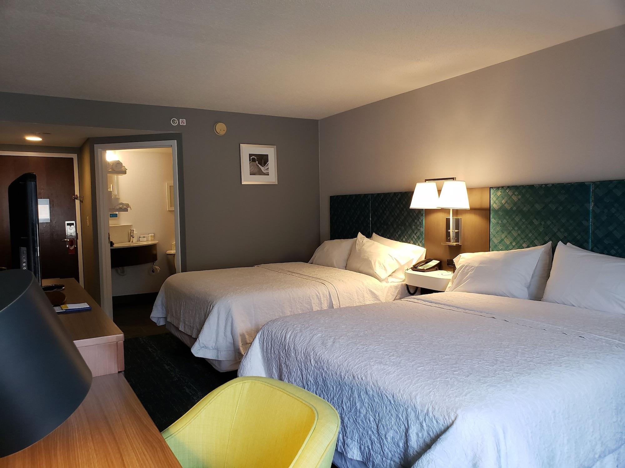Hampton Inn & Suites Newtown Yardley Dış mekan fotoğraf