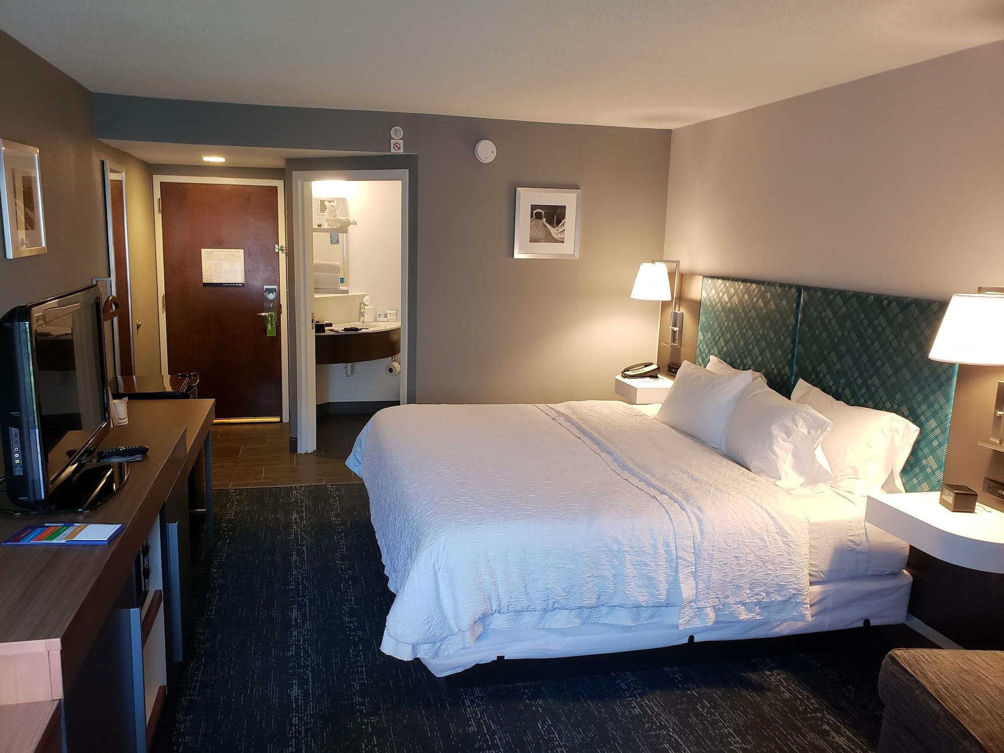 Hampton Inn & Suites Newtown Yardley Dış mekan fotoğraf
