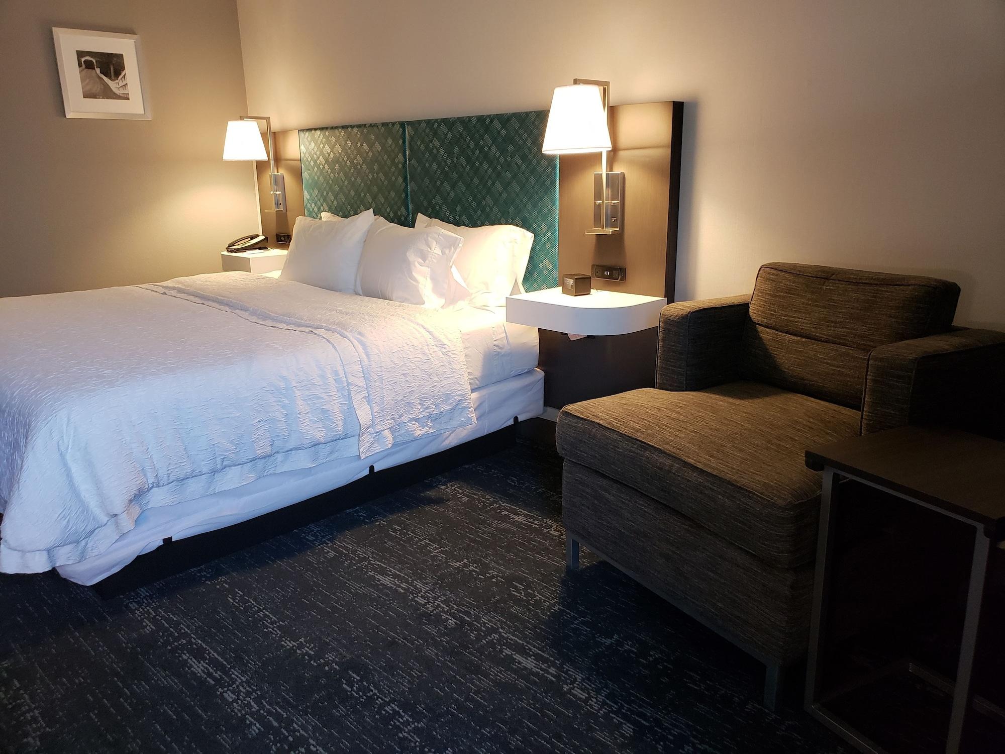 Hampton Inn & Suites Newtown Yardley Dış mekan fotoğraf