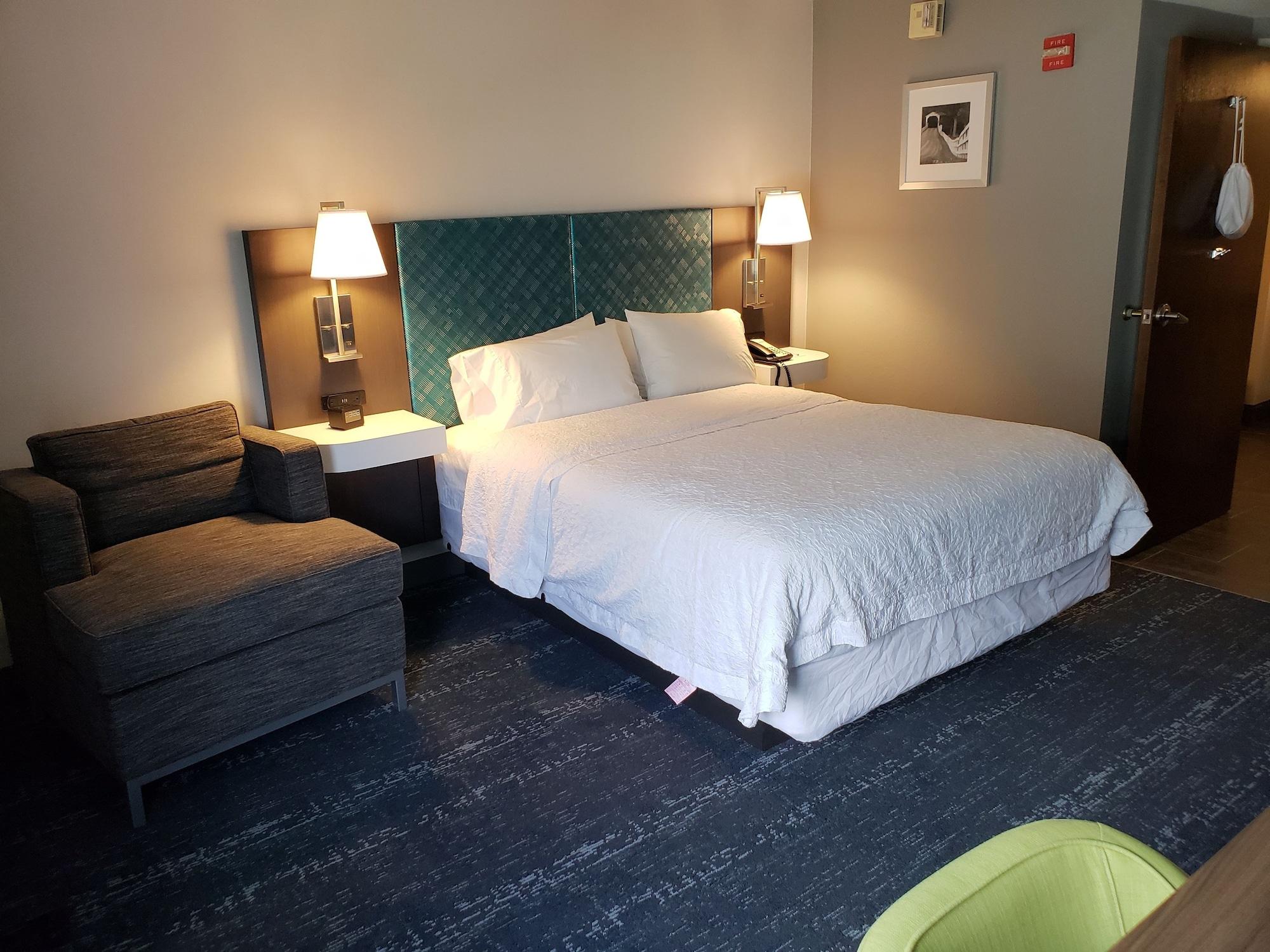 Hampton Inn & Suites Newtown Yardley Dış mekan fotoğraf