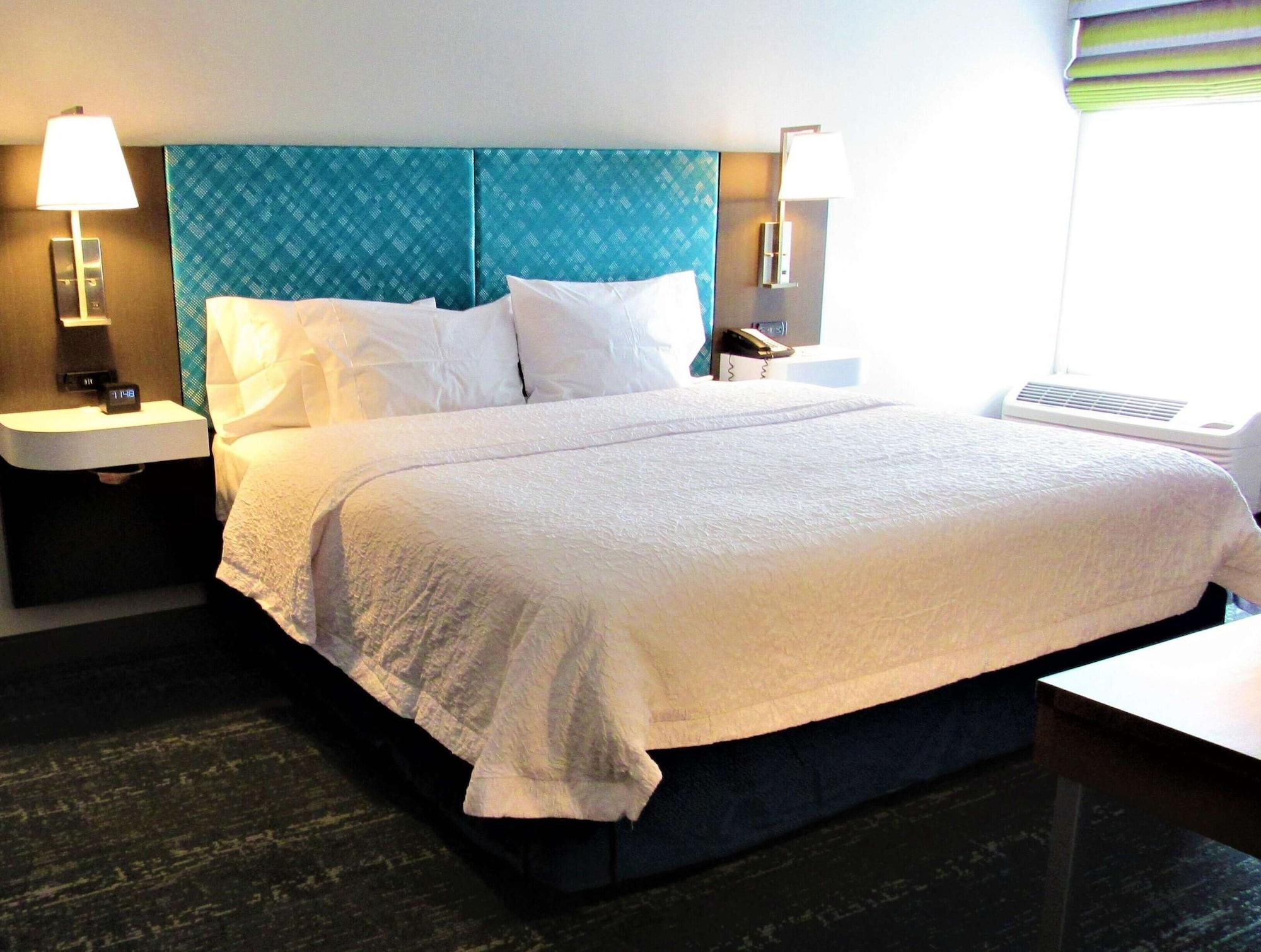 Hampton Inn & Suites Newtown Yardley Dış mekan fotoğraf