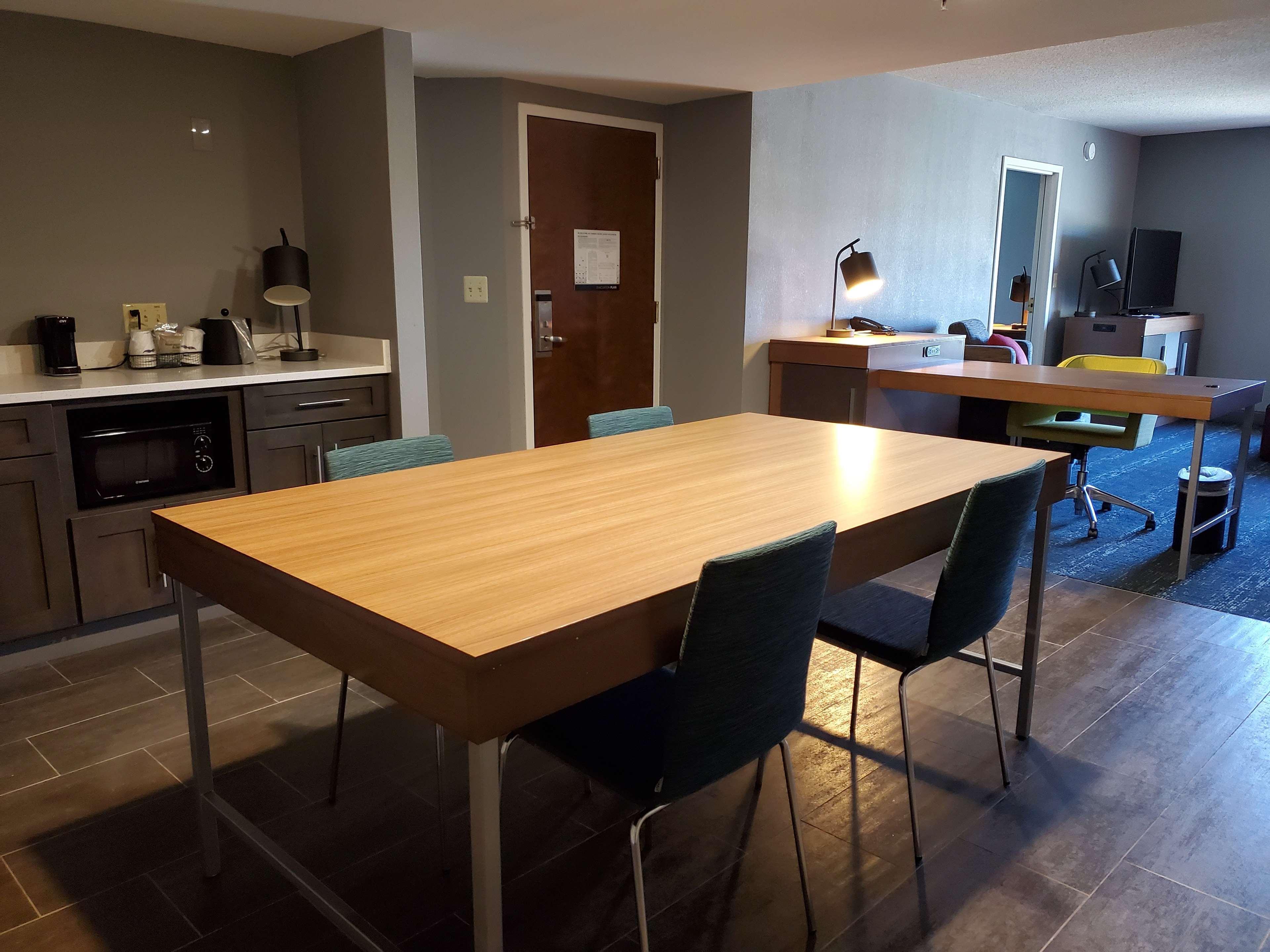 Hampton Inn & Suites Newtown Yardley Dış mekan fotoğraf