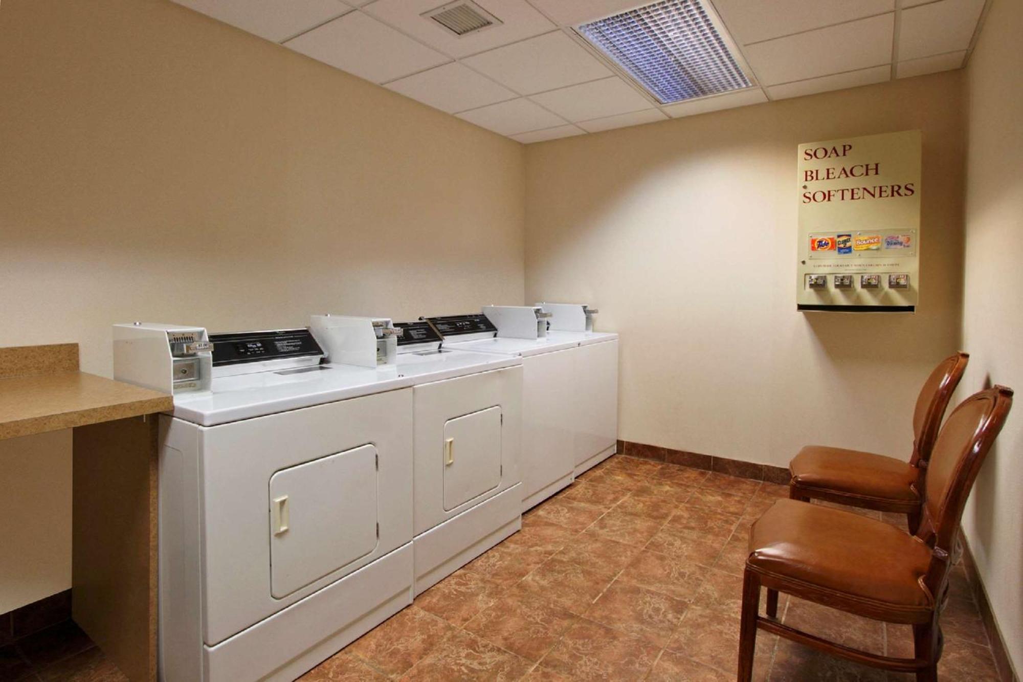 Hampton Inn & Suites Newtown Yardley Dış mekan fotoğraf