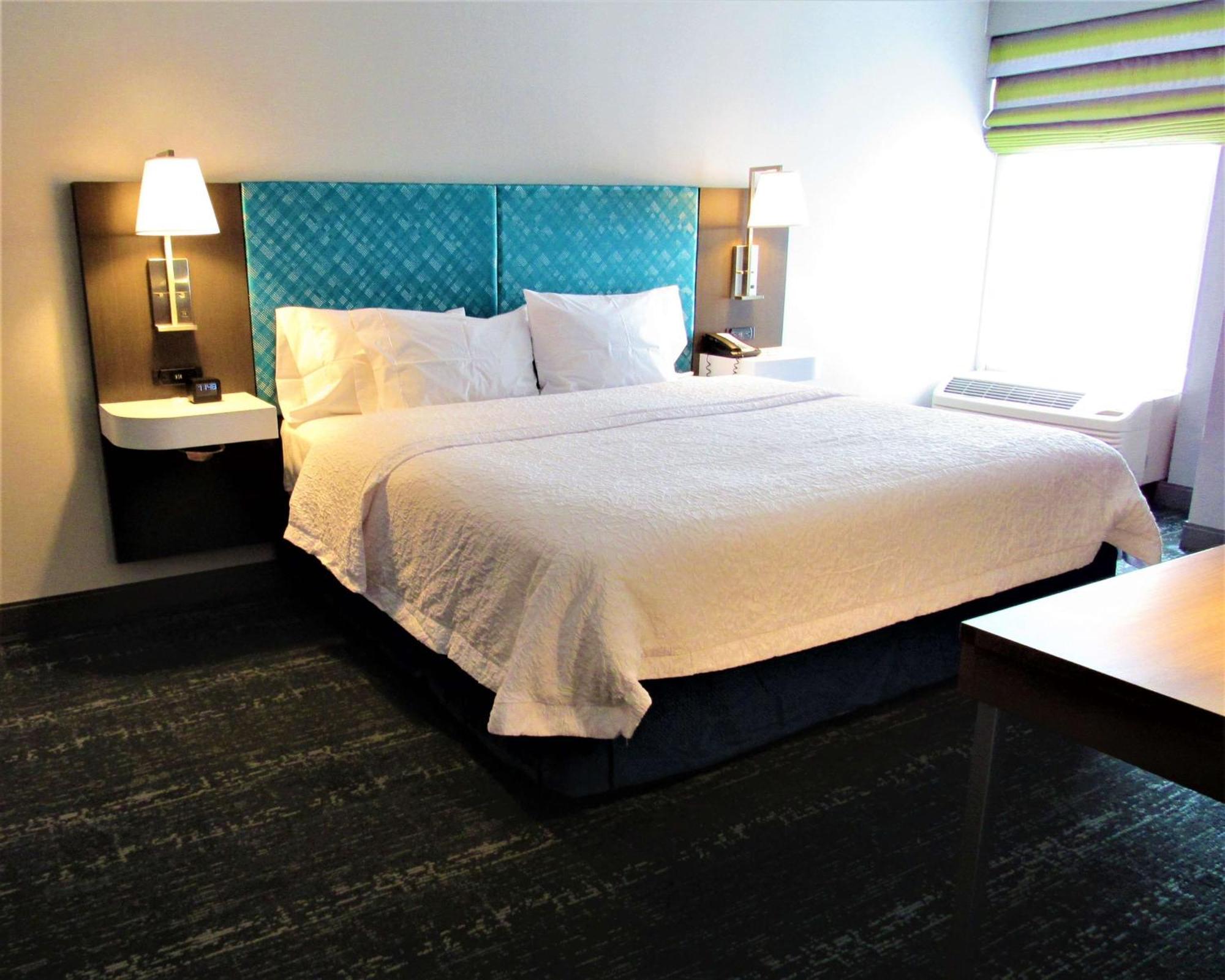 Hampton Inn & Suites Newtown Yardley Dış mekan fotoğraf