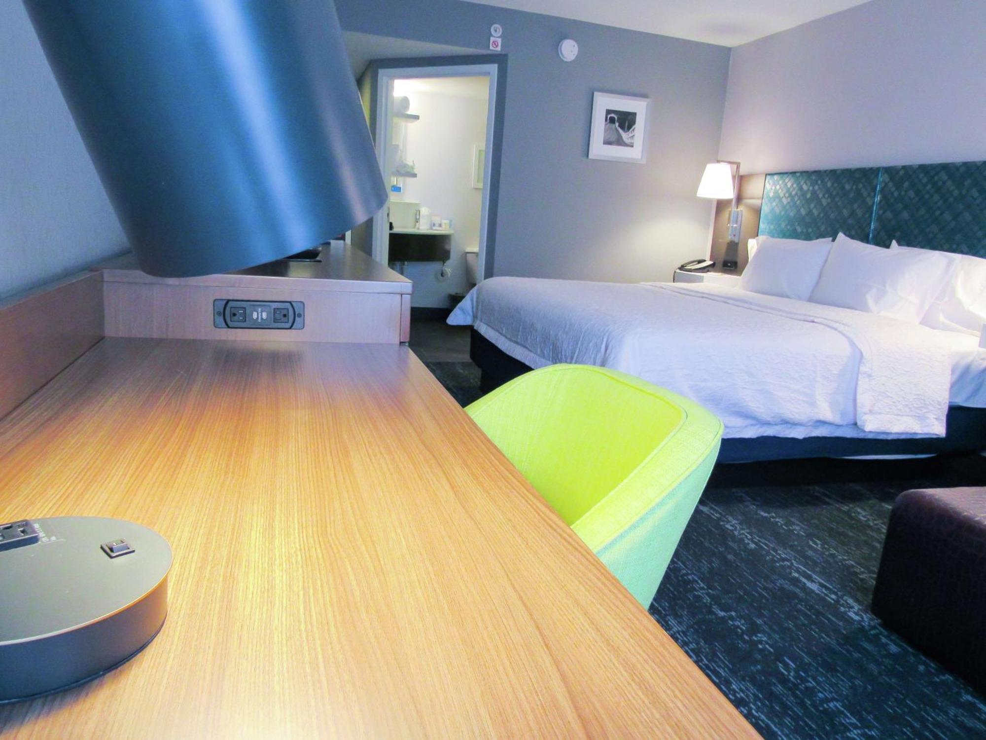 Hampton Inn & Suites Newtown Yardley Dış mekan fotoğraf