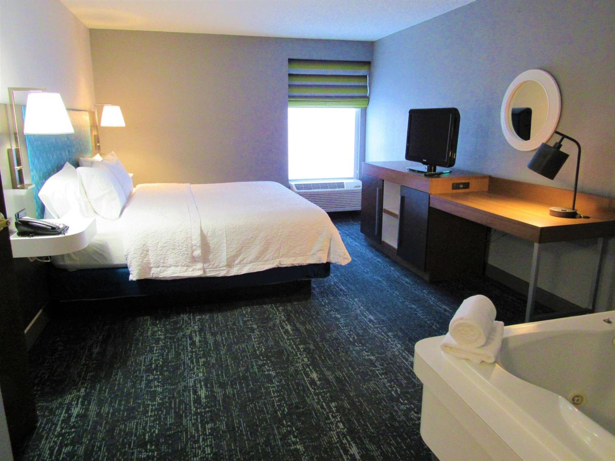 Hampton Inn & Suites Newtown Yardley Dış mekan fotoğraf