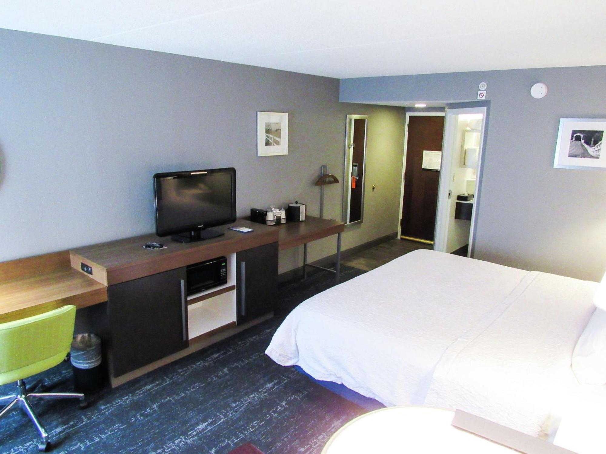 Hampton Inn & Suites Newtown Yardley Dış mekan fotoğraf