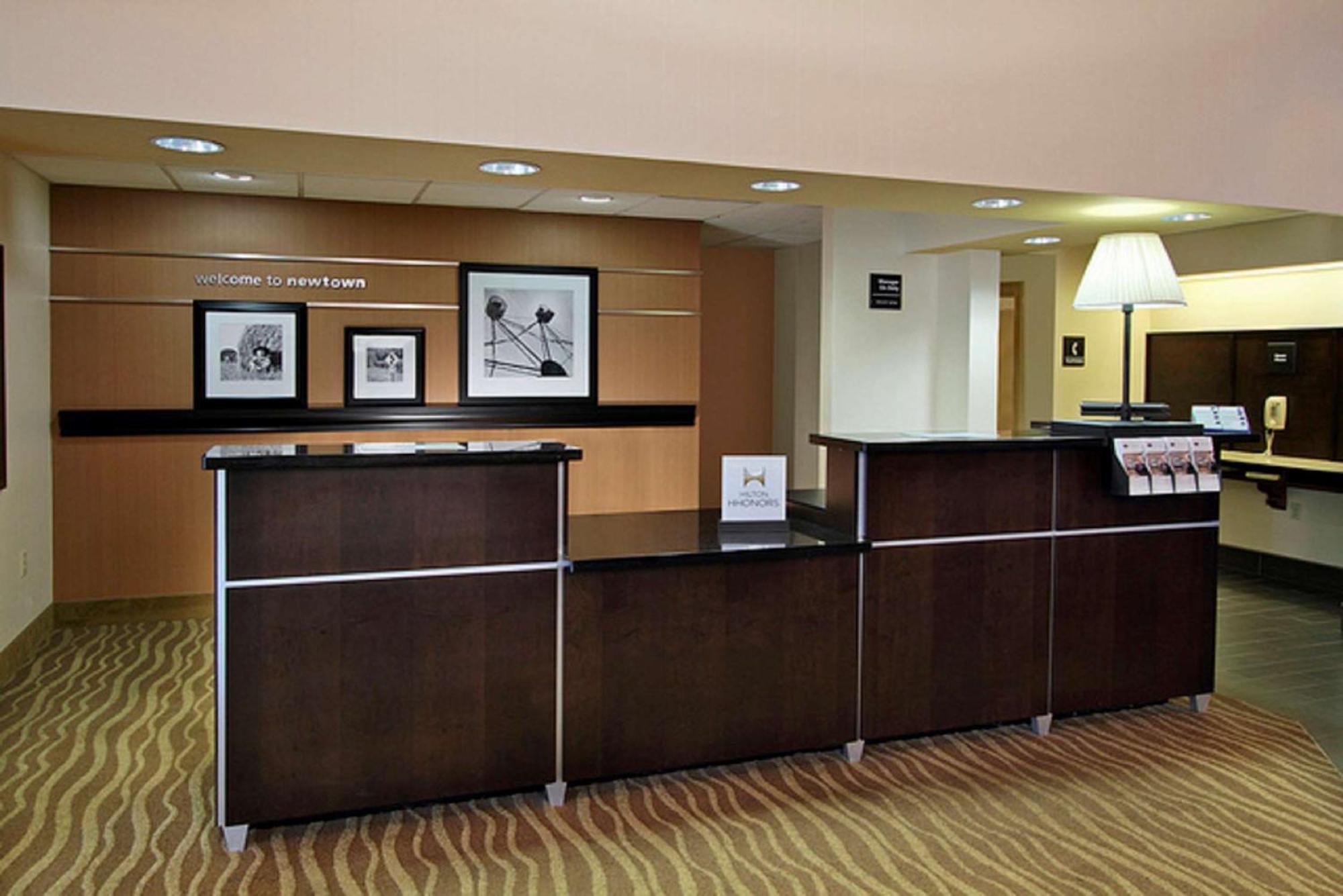 Hampton Inn & Suites Newtown Yardley Dış mekan fotoğraf