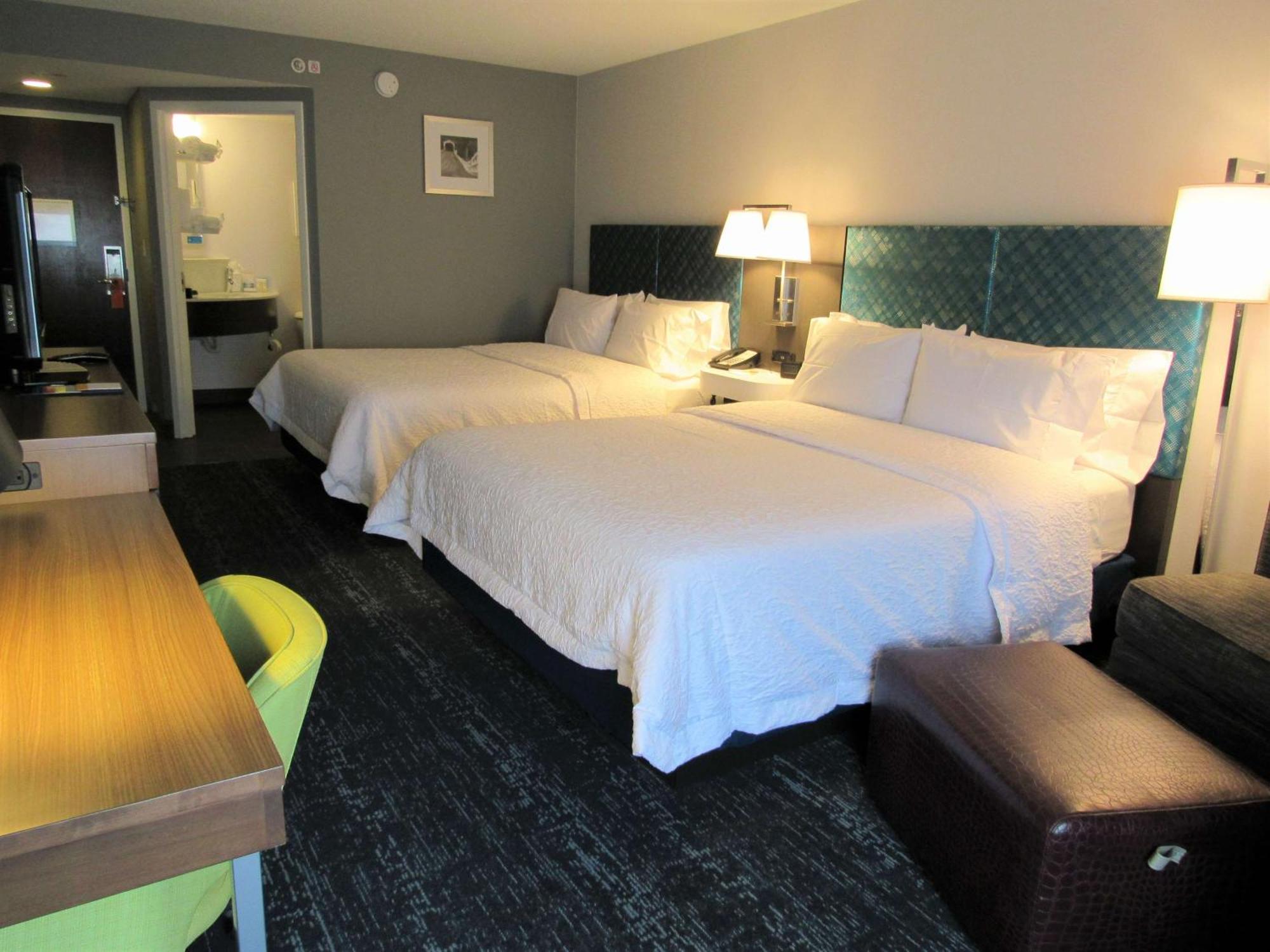 Hampton Inn & Suites Newtown Yardley Dış mekan fotoğraf